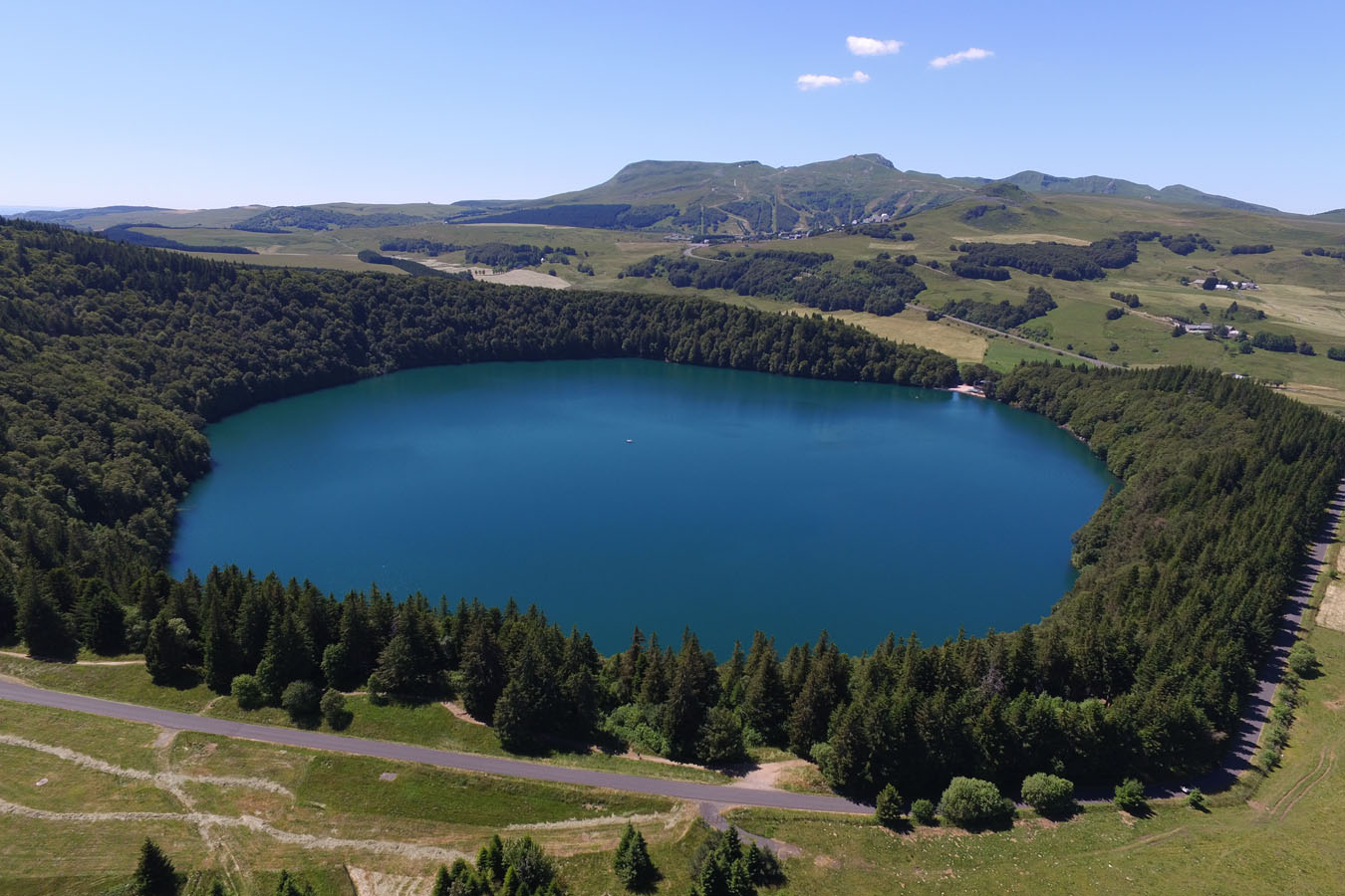 Randonnée accompagnée au Lac Pavin en Auvergne
