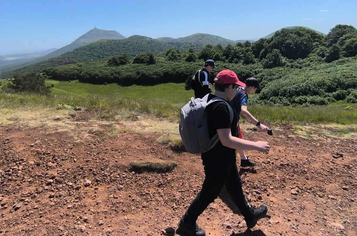 Randonnée accompagnée dans la Chaîne des Puys en Auvergne